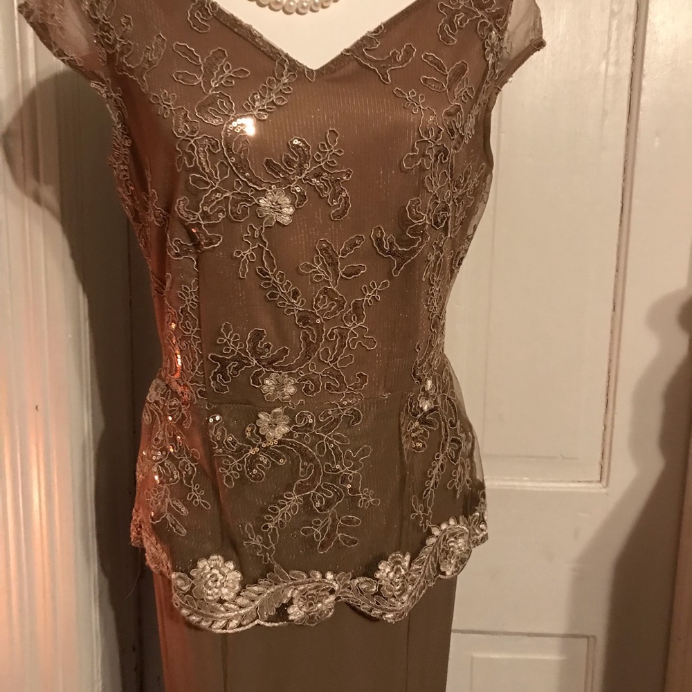 Stunning beautiful mother of the bride dress size: S  by: Candalite - Picture 8 of 14